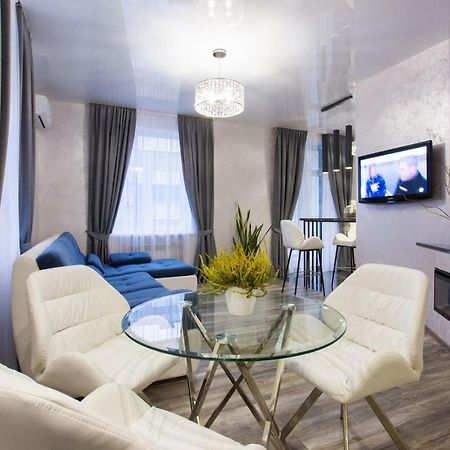 New Luxury Apartment In The Center On Konstitution Square Charkiw Exterior foto