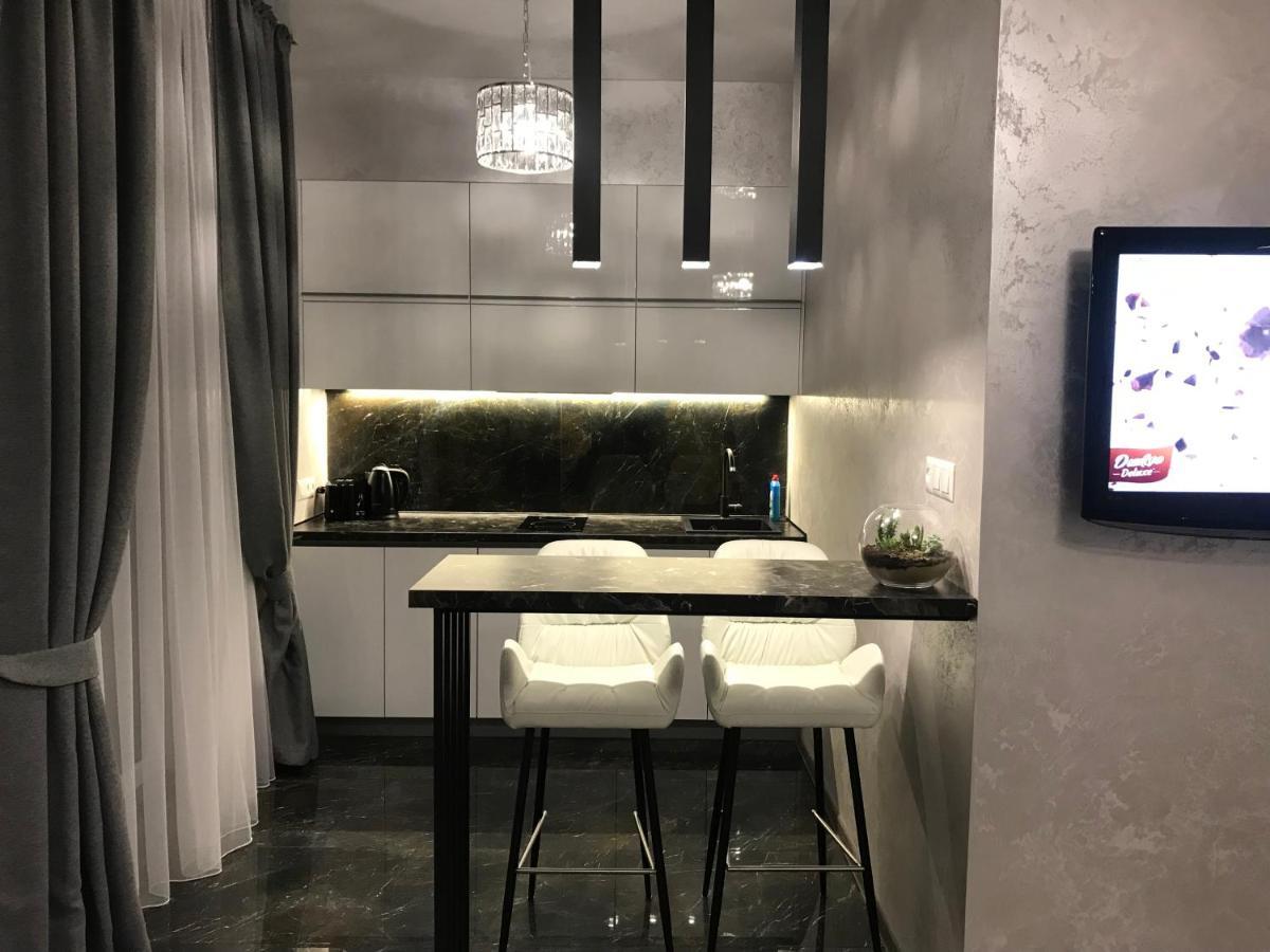 New Luxury Apartment In The Center On Konstitution Square Charkiw Exterior foto