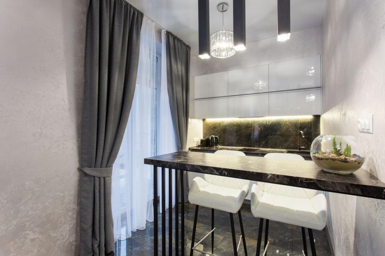New Luxury Apartment In The Center On Konstitution Square Charkiw Exterior foto
