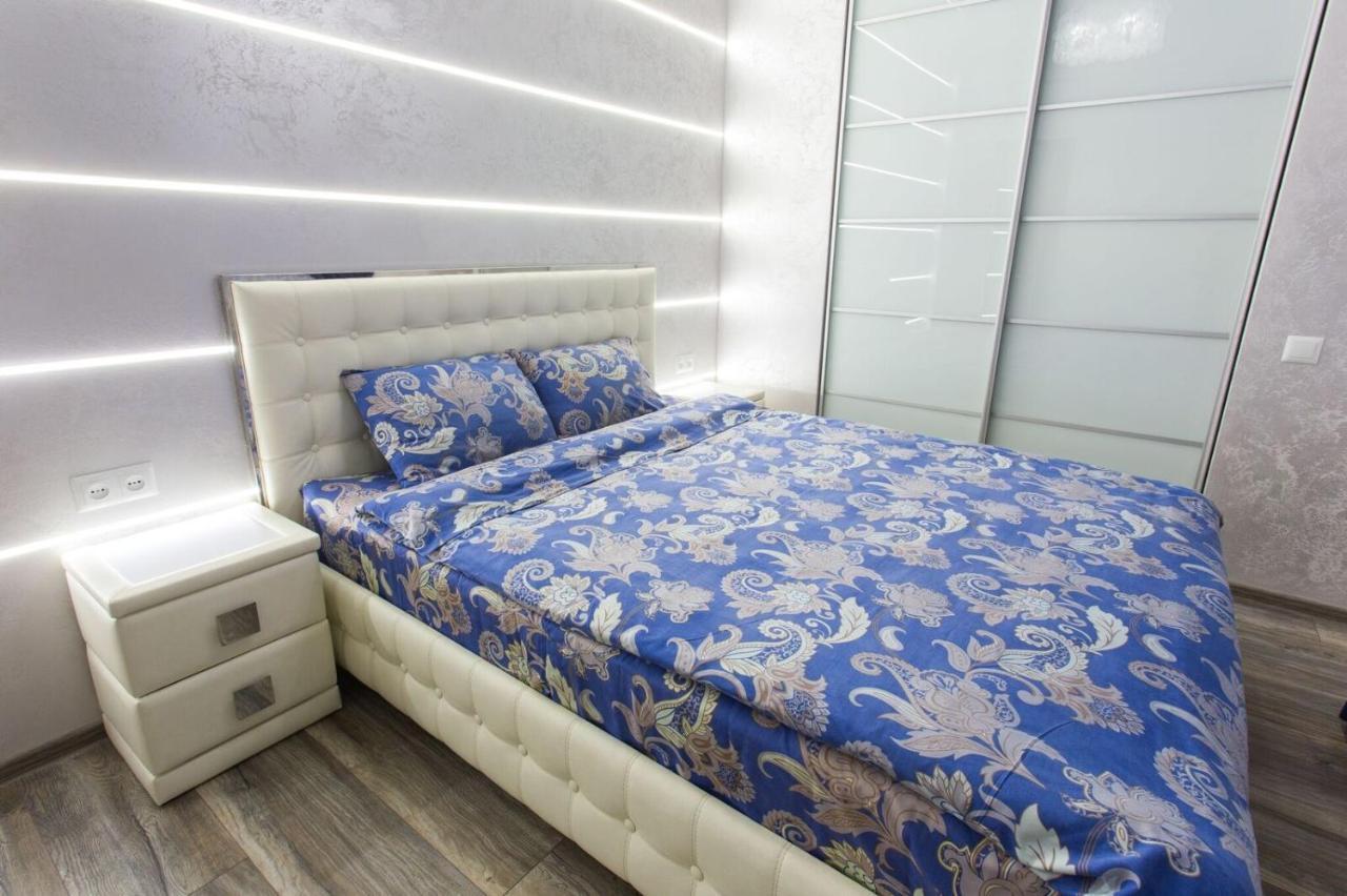 New Luxury Apartment In The Center On Konstitution Square Charkiw Exterior foto
